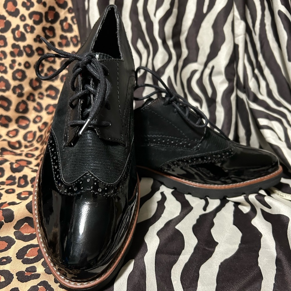 Spring Step Black Lace-Up Shoes